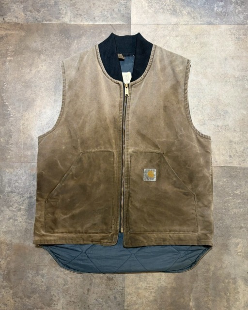 【Vintage Recommend Item🇺🇸】90s Carheart ダックベスト着丈69cm 肩幅41㎝ 身幅55㎝⬛︎ 営業時間 : 11:00~19:00
⬛︎ 北海道札幌市白石区北郷9条7丁目10-2
⬛︎ 駐車場有
⬛︎ ONLINE STOREはプロフィール欄へ。
⬛︎ 定休日はInstagram固定投稿にてご確認下さい。#delinquentbros
#デリンクエント
#非行兄弟
#古着
#札幌