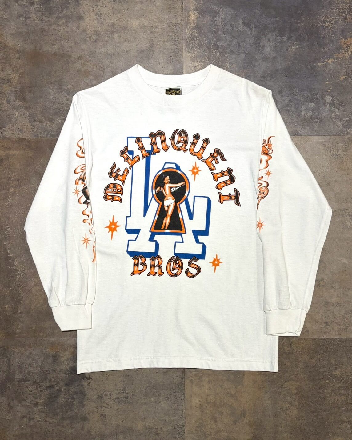 “Peek a Boo” L/S Tee　WHITE