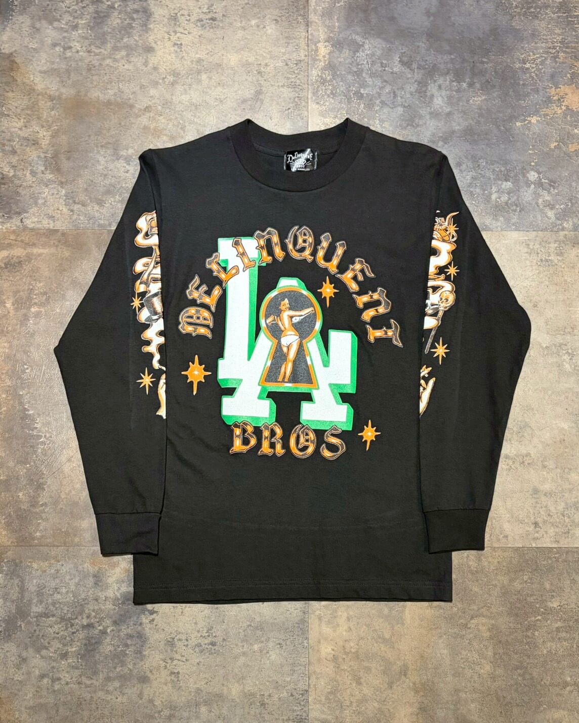 “Peek a Boo” L/S Tee　BLACK