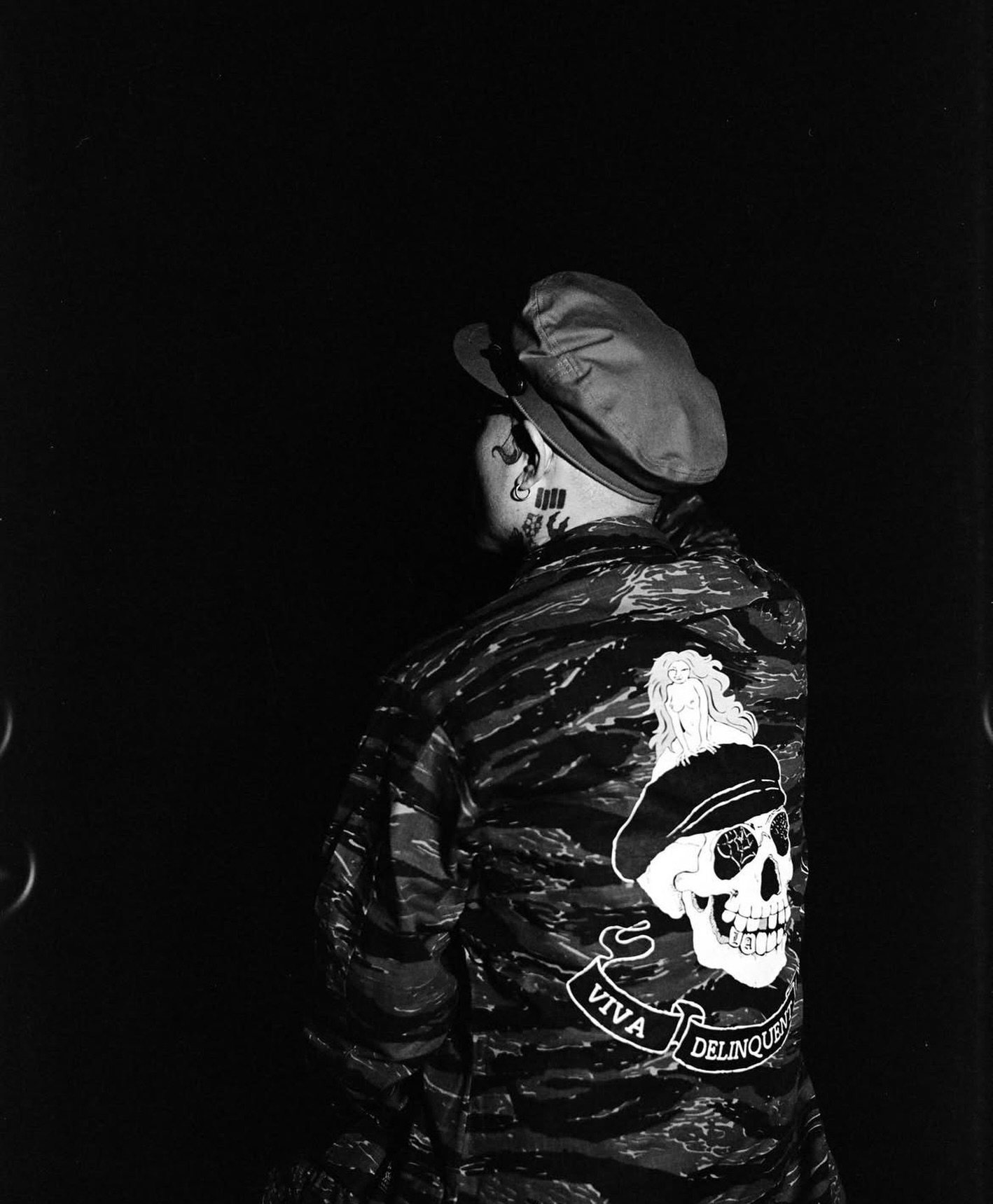 【Delinquent Bros Recommend  Item🇺🇸】”VIVA Delinquent Bros”Vintage Style Fatigue Jacket1960年代、ベトナム戦争時に米軍で採用されていたファティーグジャケットにDelinquent Brosの独自のフィルターを通しアップデート。バックはDelinquent Brosらしい不良な雰囲気が漂うグラフィック。熱帯地向けに開発された為ジャケットとは言うものの、薄手で軽い羽織やインナーとしてもオススメ。ヴィンテージ加工を施すことにより、柔らかく着込まれたVintage Styleに。⬛︎ 営業時間 : 11:00~19:00
⬛︎ 北海道札幌市白石区北郷9条７丁目10-2
⬛︎ 駐車場有
⬛︎ ONLINE STOREはプロフィール欄へ。
⬛︎ 定休日はInstagram固定投稿にてご確認下さい。#delinquentbros
#デリンクエント
#非行兄弟
#古着
#札幌