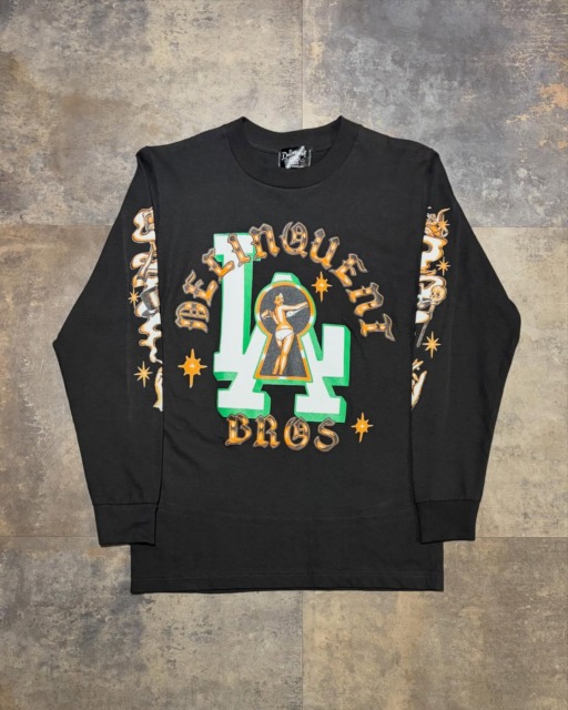 【Recommend item🇺🇸】“Peek a Boo” L/S TEEキーホールの中にトップレスのセクシーガールが覗けるDelinquent Brosらしさたっぷりのグラフィック“Peek a Boo” の長袖Tシャツ。
SIZE : S~XXLCOLOR ：WHITE / BLACK⬛︎ 営業時間 : 11:00~19:00
⬛︎ 北海道札幌市白石区北郷9条７丁目10-2
⬛︎ 駐車場有
⬛︎ 定休日はInstagram固定投稿にてご確認下さい。#delinquentbros
#デリンクエントブロス
#デリンクエント
#非行兄弟
#札幌