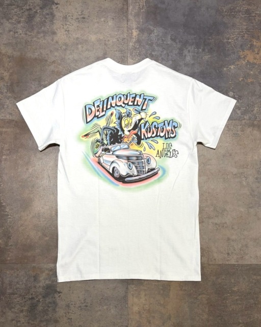 【Recommend item🇺🇸】“Delinquent Kustoms” Teeハンドメイドで描かれたかと見間違えるような、エアブラシグラフィックが目を引くTシャツ。着用し洗いをかけていった後の表情にも注目したい。各サイズご用意ありますのでおはやめに🤝SIZE : S~XXL⬛︎ 営業時間 : 11:00~19:00
⬛︎ 北海道札幌市白石区北郷9条７丁目10-2
⬛︎ 駐車場有
⬛︎ 定休日はInstagram固定投稿にてご確認下さい。#delinquentbros
#デリンクエントブロス
#デリンクエント
#非行兄弟
#札幌