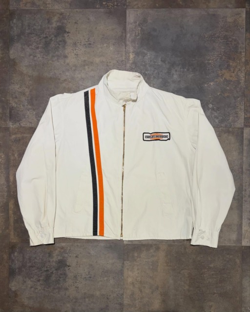 【Vintage Recommend Item🇺🇸】60s Harley-Davidson スウィングトップ着丈:60㎝ 肩幅:52㎝ 身幅:64㎝ 袖丈:60㎝⬛︎ 営業時間 : 11:00~19:00
⬛︎ 北海道札幌市白石区北郷9条7丁目10-2
⬛︎ 駐車場有
⬛︎ ONLINE STOREはプロフィール欄へ。
⬛︎ 定休日はInstagram固定投稿にてご確認下さい。#delinquentbros
#デリンクエント
#非行兄弟
#古着
#札幌