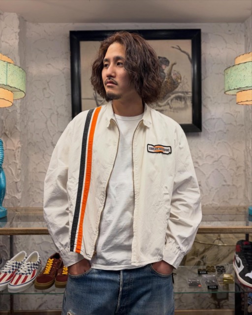 【Vintage Recommend Item🇺🇸】60s Harley-Davidson スウィングトップ着丈:60㎝ 肩幅:52㎝ 身幅:64㎝ 袖丈:60㎝⬛︎ 営業時間 : 11:00~19:00
⬛︎ 北海道札幌市白石区北郷9条7丁目10-2
⬛︎ 駐車場有
⬛︎ ONLINE STOREはプロフィール欄へ。
⬛︎ 定休日はInstagram固定投稿にてご確認下さい。#delinquentbros
#デリンクエント
#非行兄弟
#古着
#札幌