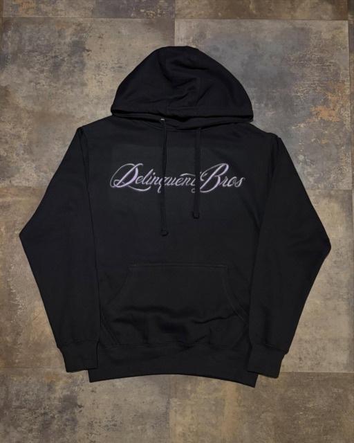 【Recommend item🇺🇸】“Blue Bayou” HoodieDelinquent Brosのオーナー @ryota_delinquentbrosla
の愛車 "Blue Bayou"グラフィックが映える1着。現地にて数々の賞を受賞しているBlue Bayou(51 Plymouth)とピエロガールがリアルなLos Angelesの雰囲気が漂う、間違いなくスペシャルなアイテム。肌触りの良い裏起毛を採用し肌寒い時期でも暖かくしてくれる。
SIZE : S~XXLCOLOR : NATURAL / BLACK⬛︎ 営業時間 : 11:00~19:00
⬛︎ 北海道札幌市白石区北郷9条7丁目10-2
⬛︎ 駐車場有
⬛︎ 定休日はInstagram固定投稿にてご確認下さい。delinquentbros
デリンクエントブロス
デリンクエント
非行兄弟
札幌