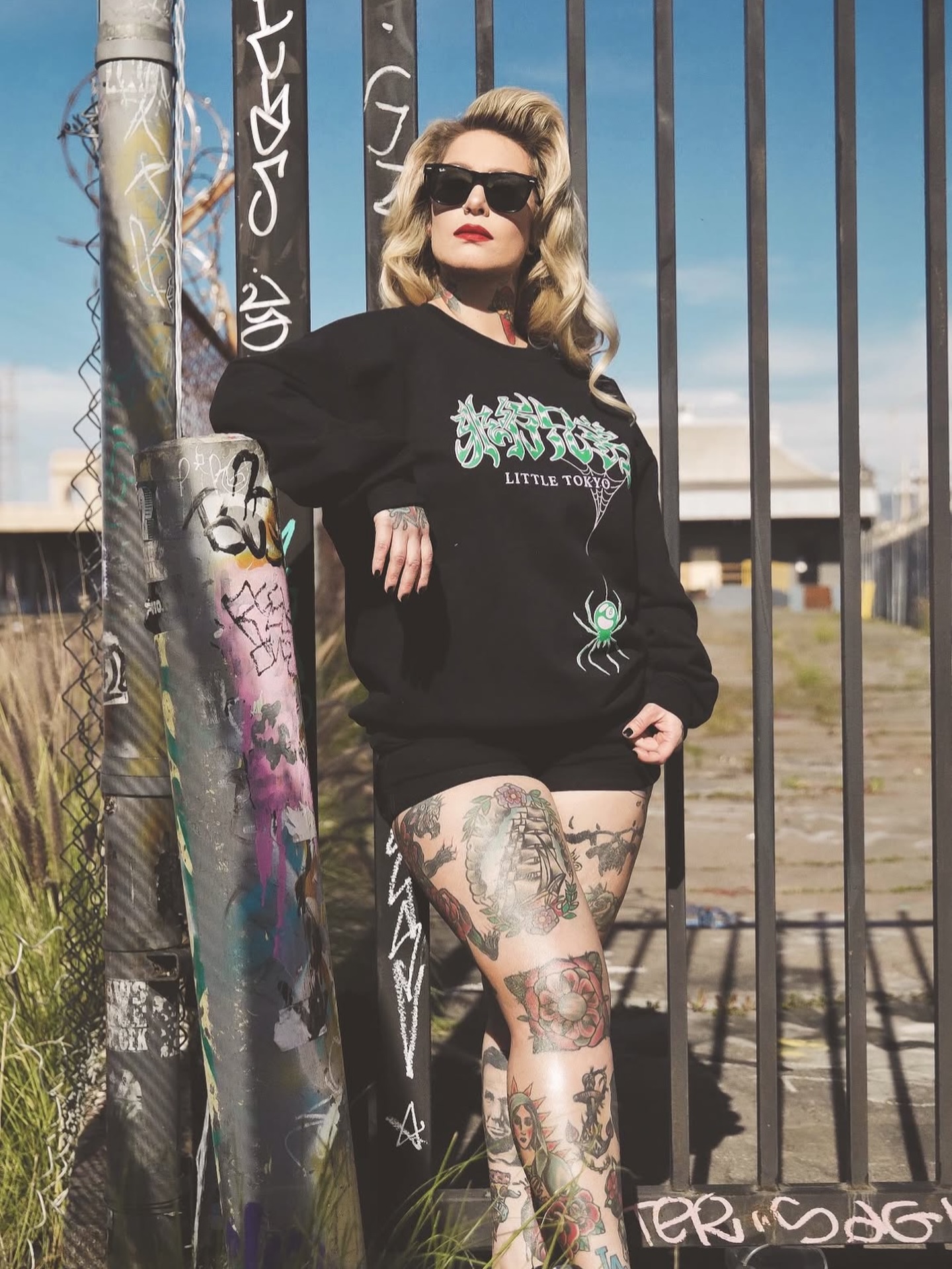 【New Item🇺🇸】Spider Trap Crew Neck Sweat Shirt"非行兄弟"のフロントが映えるクルーネックスウェットが入荷🇺🇸バックにはスパイダーネットにかかったデビルガールが妖艶に微笑む。SIZE : S~XLCOLOR : GRAY / GREEN / BLACK⬛︎ 営業時間 : 11:00~19:00
⬛︎ 北海道札幌市白石区北郷9条７丁目10-2
⬛︎ 駐車場有
⬛︎ 定休日はInstagram固定投稿にてご確認下さい。#delinquentbros
#デリンクエントブロス
#デリンクエント
#非行兄弟
#札幌