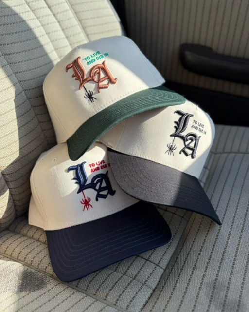 【Delinquent Bros JAPAN🇯🇵】リアルな Los Angeles ストリートのVintage.Tattoo.HotRod.様々なカルチャーから影響を受け、独自のフィルターを通しLA Styleを展開する Delinquent Bros。プロダクトはもちろん全てLAから発信されており、本店は昨今話題の大谷翔平選手のウォールアートが描かれたMiyako Hotel Los Angelesの目の前に。
@delinquent_bros日本店は北海道札幌市にあり、Delinquent Brosの他にブランドオーナーでもある @ryota_delinquentbrosla がLAで選りすぐりだけをピックアップした古着・ビンテージ雑貨も展開。ONLINE STOREはプロフィール欄URLをチェック。▪︎営業時間:11:00~19:00
▪︎北海道札幌市白石区北郷9条7丁目10-2
▪︎駐車場有
▪︎定休日はInstagram 固定投稿にてご確認下さい。#delinquentbros
#デリンクエントブロス
#デリンクエント
#非行兄弟
#札幌