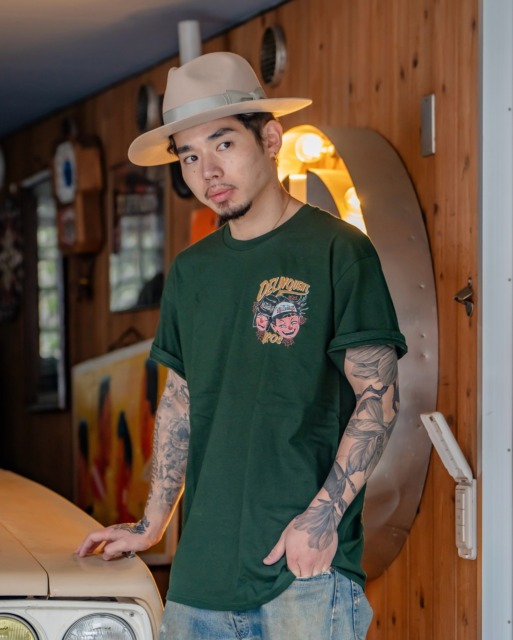 【Delinquent Bros JAPAN Styling📸】Good times,Bad times Tee GREEN.Model : @ajito_by_popo
Support : @ajito_hair_works⬛︎ 営業時間 : 11:00~19:00
⬛︎ 北海道札幌市白石区北郷9条７丁目10-2
⬛︎ 駐車場有
⬛︎ 定休日はInstagram固定投稿にてご確認下さい。#delinquentbros
#デリンクエントブロス
#デリンクエント
#非行兄弟
#札幌