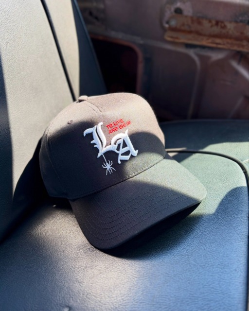 【Recommend item🇺🇸】To live and Die in LA 5 Panel Snap Back Cap日本に入荷するたび即日完売してしまう、Delinquent Bros "To live and Die in LA"の5パネルキャップシリーズ。オンラインストアは完売中ですが定期的に再入荷しております。コチラのInstagramからアナウンスさせて頂くので、要チェックでお願い致します🤝⬛︎ 営業時間 : 11:00~19:00
⬛︎ 北海道札幌市白石区北郷9条7丁目10-2
⬛︎ 駐車場有
⬛︎ 定休日はInstagram固定投稿にてご確認下さい。#delinquentbros
#デリンクエントブロス
#デリンクエント
#非行兄弟
#札幌