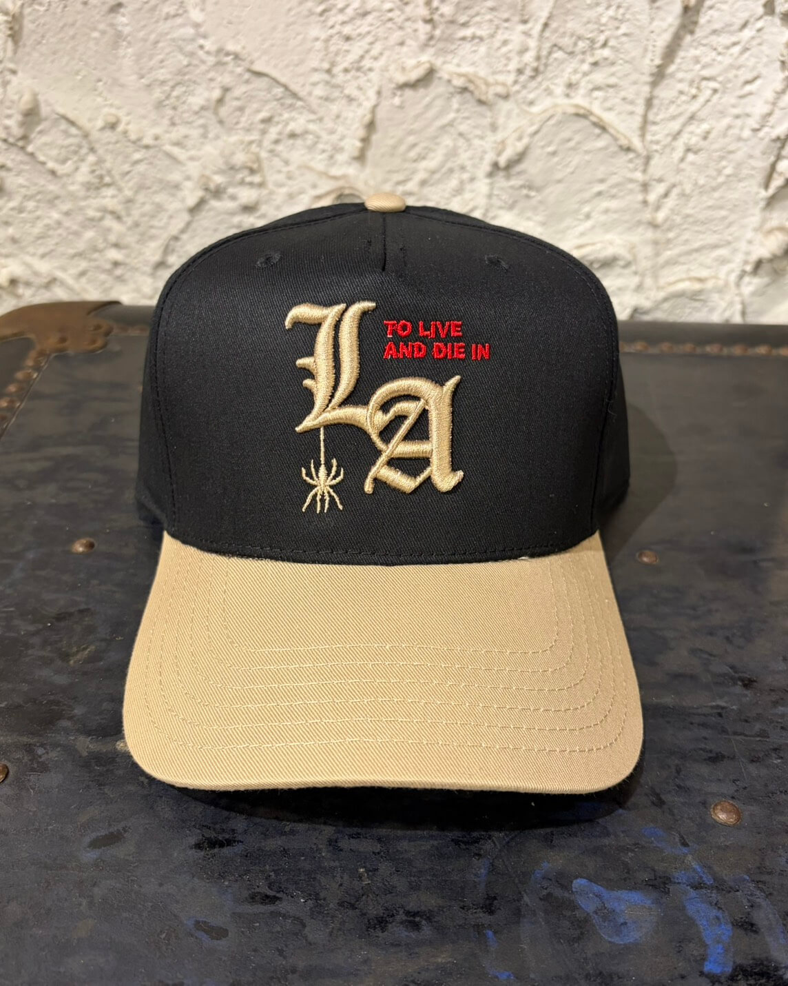 To live and Die in LA 5 Panel Snap Back Cap　BEIGE×BLACK